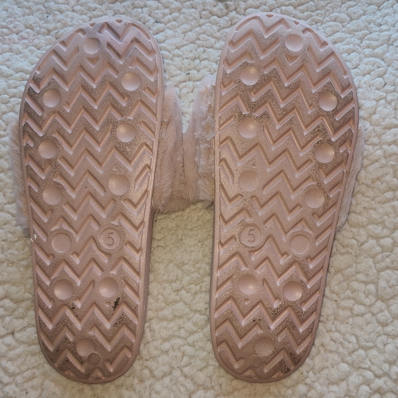 Sam Edelman Mackie Furry Faux-fur slide - Picture 4 of 5